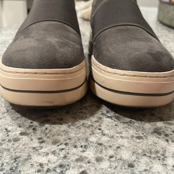 Clark’s CloudSteppers Slip On Sneaker Size 8 gray - Picture 9 of 12